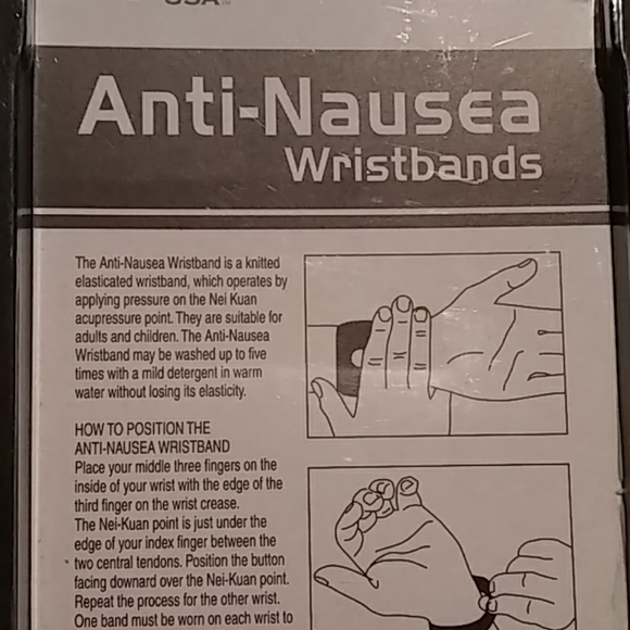 Anti-nausea acupressure wristband - Picture 3 of 5